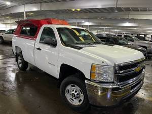 lot 1 image: 2011 Chevrolet Silverado 2500 2WD Sign Truck