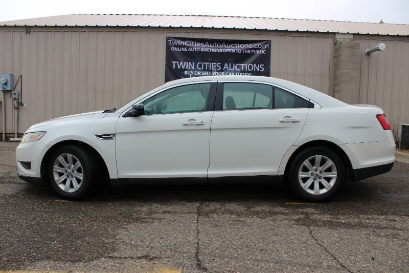 2010 Ford Taurus SE
