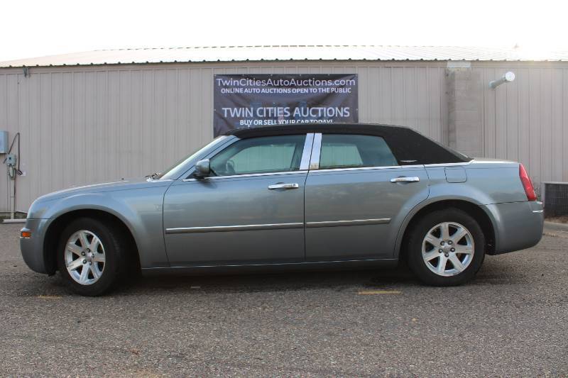 2006 Chrysler 300 Touring - 2 OWNERS