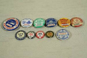 lot 195 image: Minnesota Chauffeur and Union Pins 1936-1960