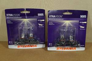lot 17 image: 2 Packs Sylvania Xtravision Halogen Lamps -9005