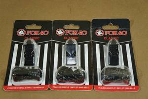 lot 60 image: 3 Fox 40 Classic Ref Whistles