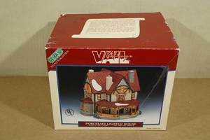 lot 84 image: Lemax Vail Village Collection Lighted House
