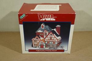 lot 85 image: Lemax Vail Village Collection Ski Lodge Lighted Building