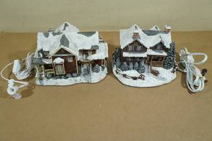 lot 107 image: 2 Terry Redlins Hawthorne Village Lighted Buildings - Manor, Retreat