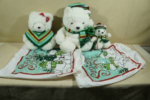 lot 117 image: 2005 Dayton Hudson Marshall Fields Santa Bear Set with Bags