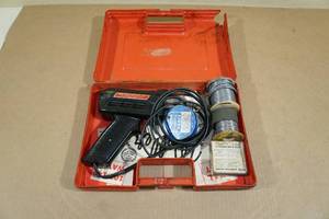 lot 150 image: Vintage Weller 8200-N Heavy Duty Soldering Iron with Solder