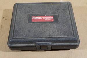 lot 153 image: Dayton Tradesman Deluxe 13 Piece Hole Saw Kit