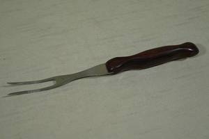 lot 189 image: Cutco 1026 Carving Turning Meat Fork