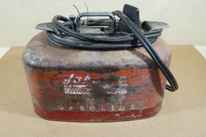 lot 191 image: Vintage Johnson Outboard Boat Motor Gas Tank