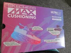 Skechers Womens GOrun Max Cushioni...