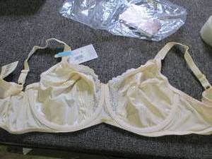 Playtex 4422 Signature Florals Full...