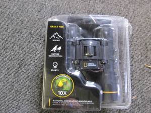 National Geographic 10 x 32mm Binoc...