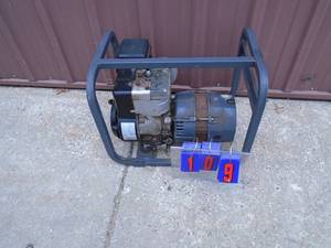 lot 109 image: Craftsman 5 HP 2400 watt generator. Used condition. Tested & works. As shown.