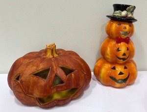 lot 81 image: Halloween Decor Grouping