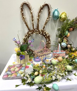 lot 94 image: Eggcellent Easter Grouping