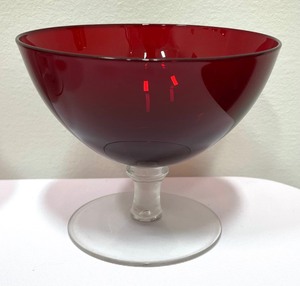 lot 95 image: Radiant Red Grouping