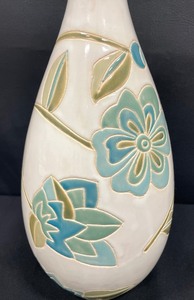 lot 107 image: Decorative Floral Vase