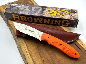 lot 39 image: Browning Independence 746 Fixed Blade Knife with Leather Sheath