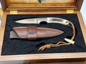 lot 37 image: Browning Whitetail Legacy Fixed Blade Knife