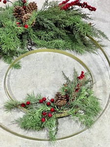 lot 160 image: Lovely Christmas Decor