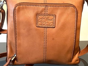 lot 79 image: Leather Fossil Handbag