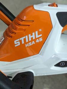lot 381 image: Stihl Rechargeable Hedge Trimmer