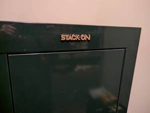 lot 372 image: Stack On Green Metal Gun Cabinet