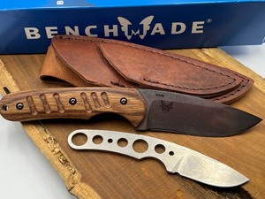lot 228 image: Benchmade Hunters Pack with Leather Sheath