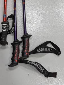 lot 281 image: Scott and Kepma Ski Poles