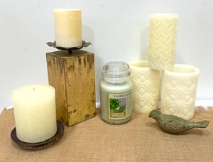 lot 263 image: Lovely Home Decor Grouping
