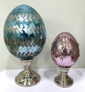 lot 367 image: Easter Decor