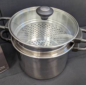 lot 287 image: Stock Pot and Mandolin Slicer
