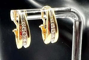 lot 17A image: Diamond and 14K Earrings