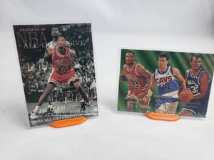 Lot of 2 Scottie Pippen Inserts, Fleer All-Defensive 5 of 10 and Fleer Team Leaders 2 of 9
