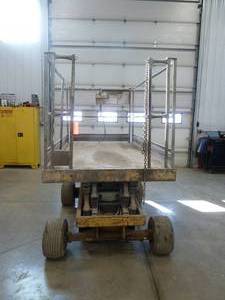 lot 6 image: Grove Scissor Lift