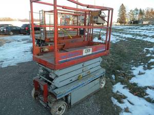 lot 82 image: Skyjack Scissor Lift Parts Only