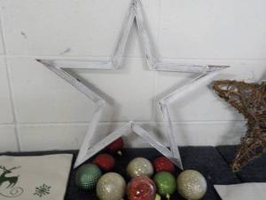 Xmas Dcor and Pillow Cases...