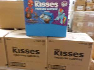 2 - 80 Ct Boxes Hershey Kisses Surp...