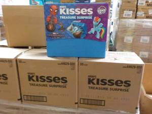 2 - 80 Ct Boxes Hershey Kisses Surp...
