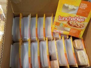 16 Frozen Extra Cheesy Pizza Luncha...
