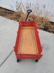 lot 47 image: Charming Woody Wagon