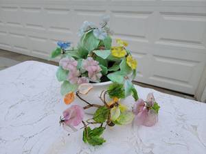 lot 27 image: Murano Art Glass Flower Center piece