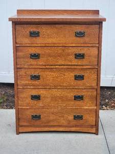 lot 7 image: Classic Mission Dresser by Tradewins
