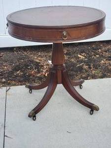 lot 19B image: Vintage Mahogany Drum Table by Imperial