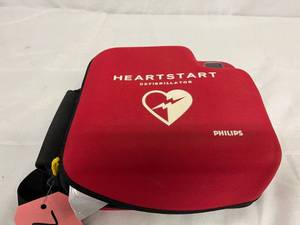 lot 10 image: WOW MSRP $2400 Philips HeartStart AED Digital Defibrillator -&nbspTool Of The Pros Simplicity For The Lay Responder - With Battery , Case & Open Pack Of Electrode Pads - Great Working Condition