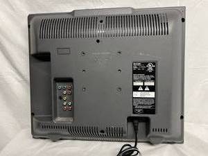 lot 16 image: Sharp LC-20SH3U Flat-Panel LCD TV - Great Working Condition
