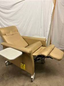lot 31 image: MSRP $3200 WINCO Extra-Wide Clinical Care Recliner Resident Patient Recovery Geri Chair - WOW WITH HEAT Dual Swingaway Arms (Easy Wheelchair Access For Patients) 350lb Capacity Flip Up Trays Both Sides - Great Working Condition