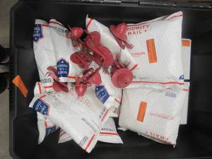 Bin of 2 in Universal Fluidmaster Toilet Flappers (SEE PHOTOS)