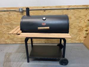 lot 72 image: CHAR-GRILLER 36-in W Black Barrel Charcoal Grill
